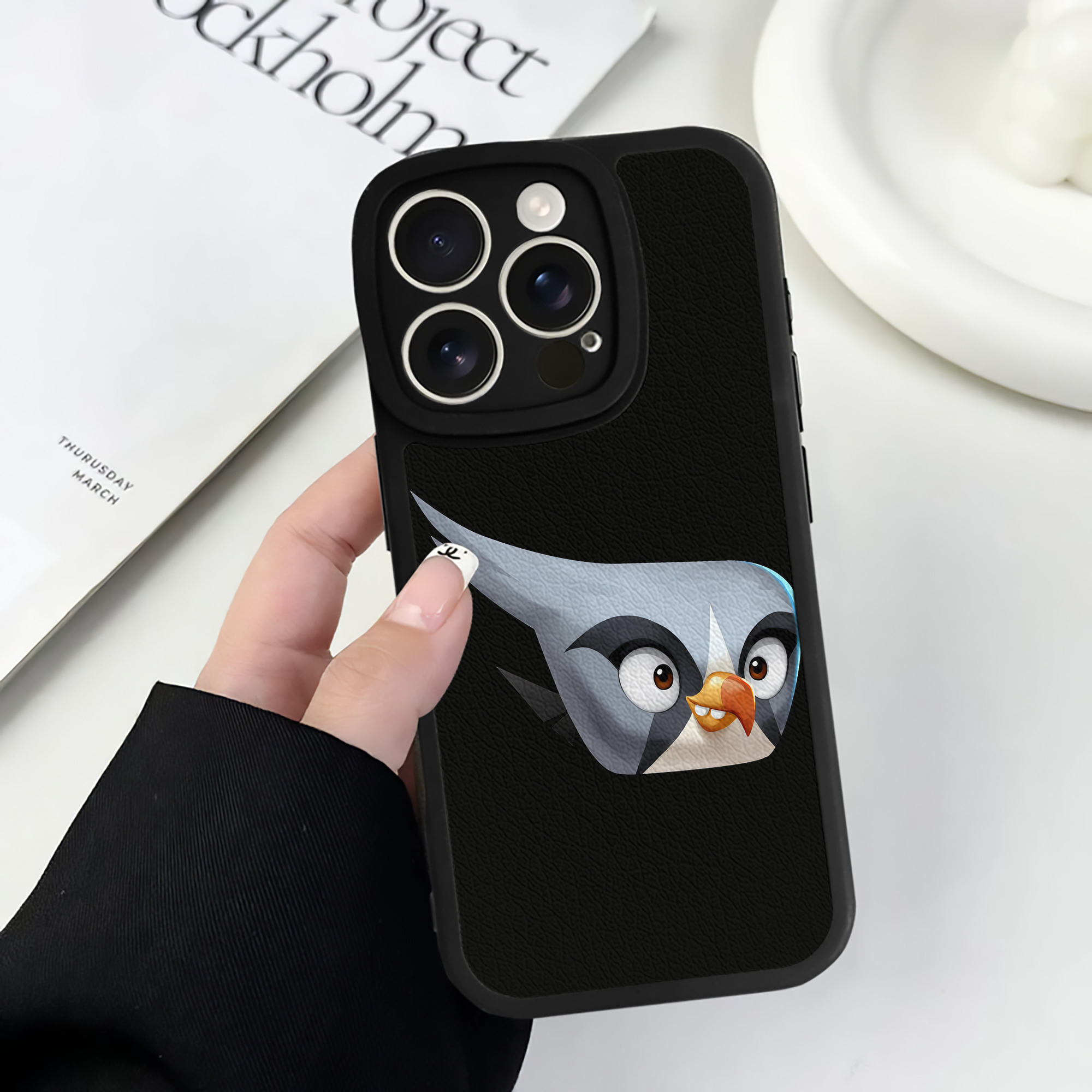 （画像用） Angry Birds アングリーバード 【iPhone 16シリーズ対応】シリコンスマホケース（レザー調） 材質：シリコン